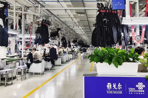 把年味穿在身上 服装服饰出租引领新春穿搭新风尚